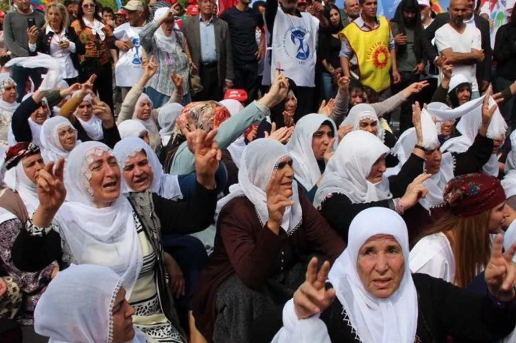Barış mı, Milliyetçilik mi, Otoriterlik mi? Çözümün Önündeki Engeller