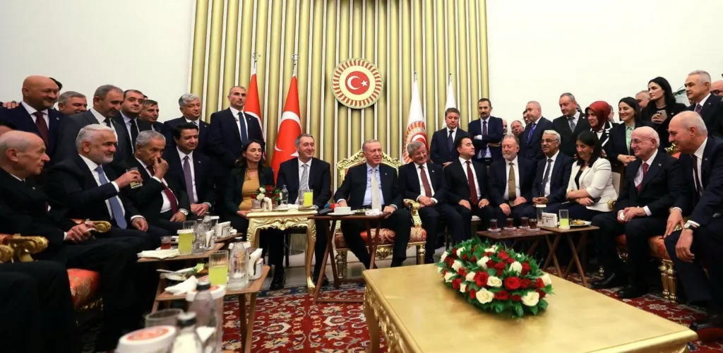 Demokrasi Alarm Veriyor: CHP, Muhalefet ve Faşist Tehdit