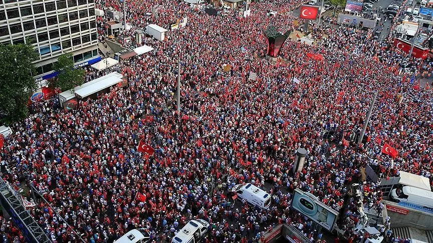 Saray Rejimi ve Küresel Güç Dengeleri Arasında Türkiye